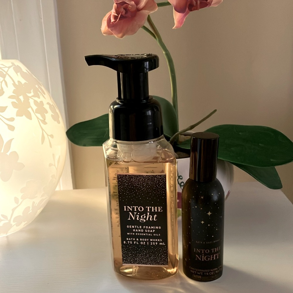Bath & Body Works INTO THE NIGHT Foaming Hand Soap & Room Spray 2 -Pc Set NWT - Picture 1 of 10